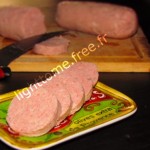 Saucisson à l’ail – de Light To Me
