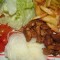 Assiette “salade tomate oignon” et sa viande grec
