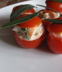 Tomates-cocktail-farcies-aux-crevettes--2-